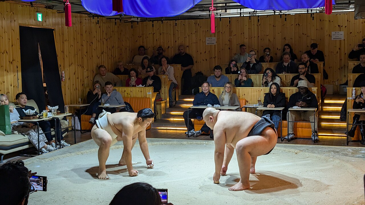 Sumo Jepang Bangkit, Turnamen Musim Panas Pecahkan Rekor Penonton